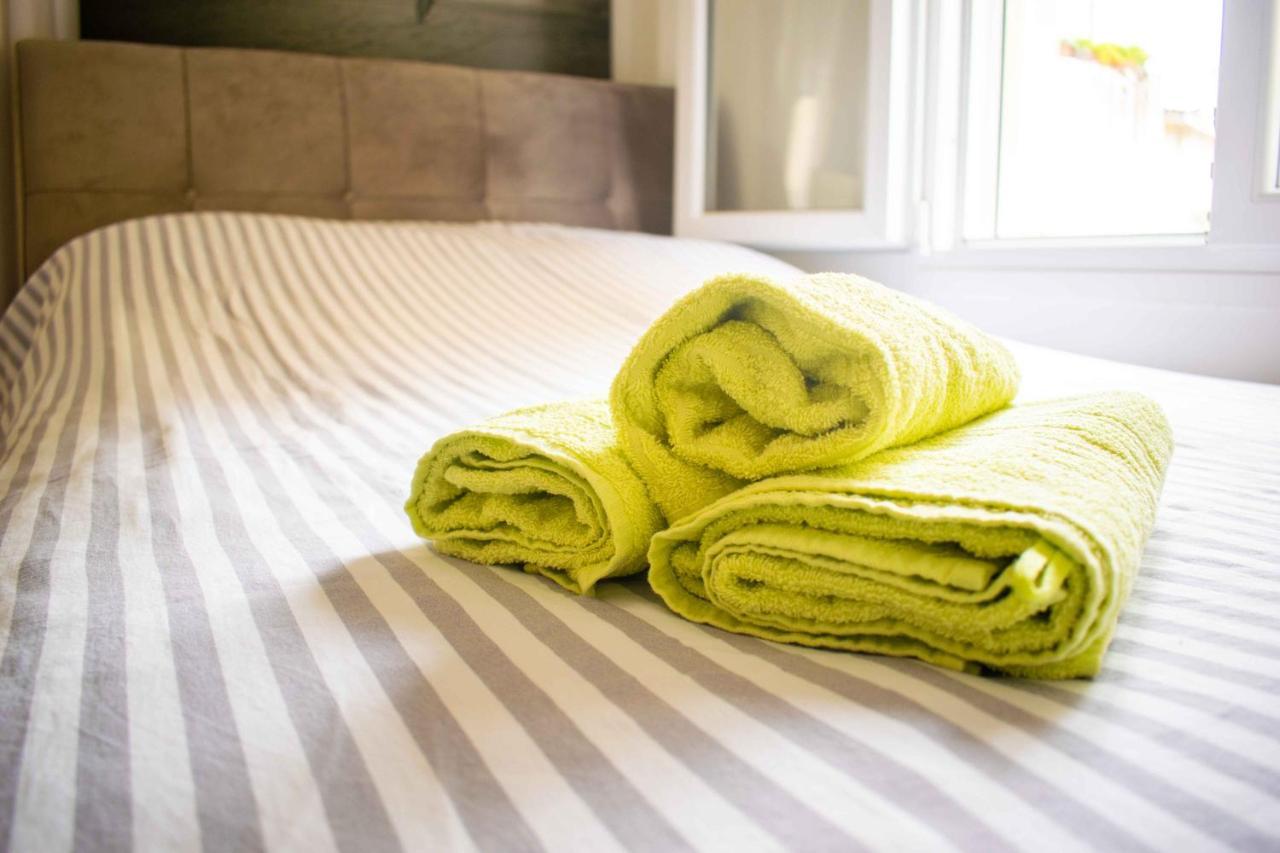 City Center/Navarinou Classical Style Apt-King Bed Tesalonika Bagian luar foto