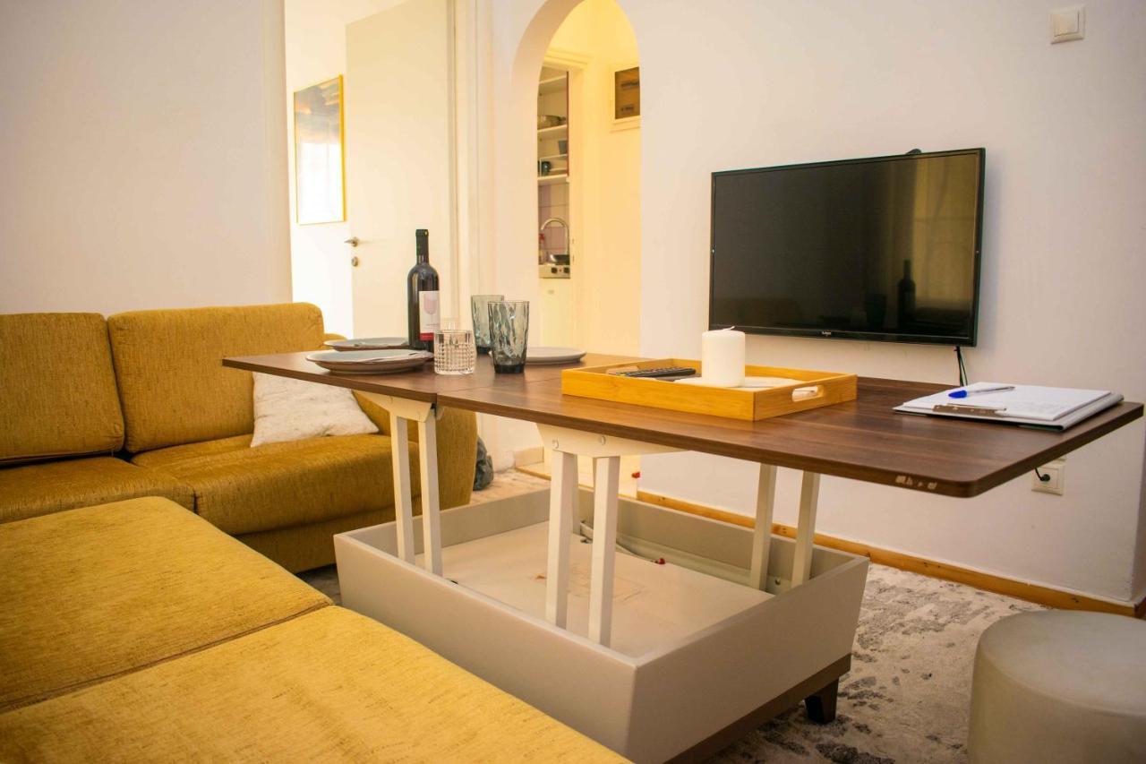 City Center/Navarinou Classical Style Apt-King Bed Tesalonika Bagian luar foto